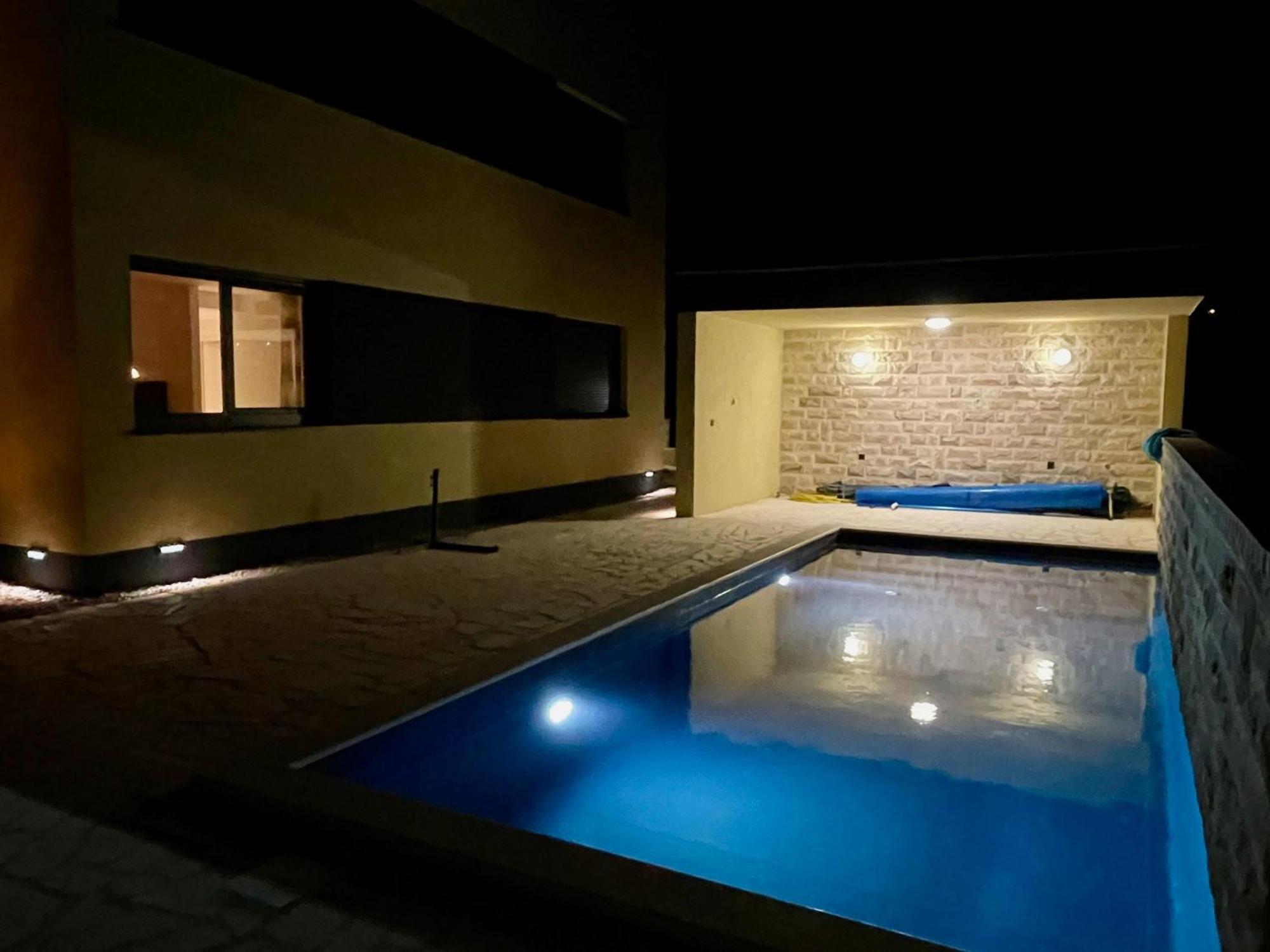 Ferienwohnung Mit Beheiztem Pool, 60 M Vom Strand Maslenica Exterior photo